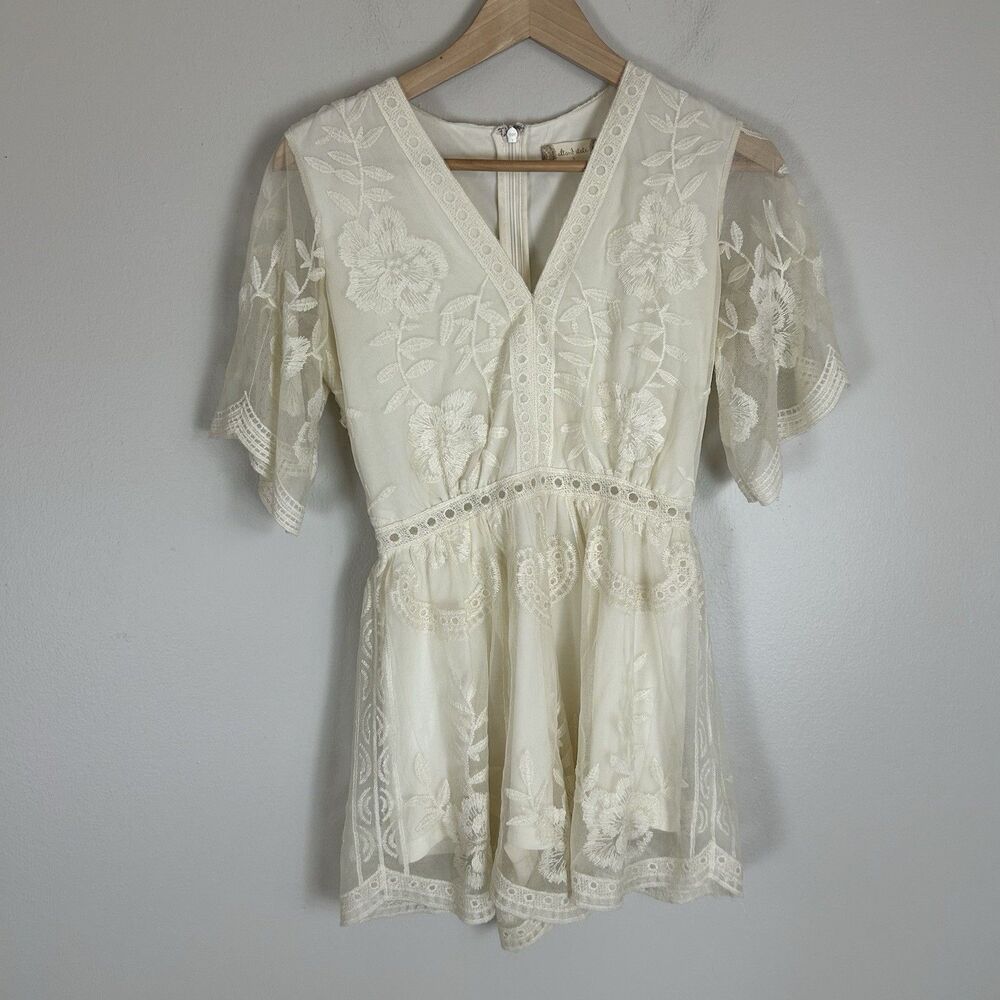Altar’d State S Romper Lace White Cream Romantic Boho Country Concert Western